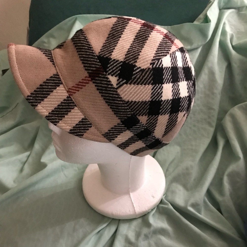Authentic Burberry wool satin lined newsboy hat - Picture 3 of 5